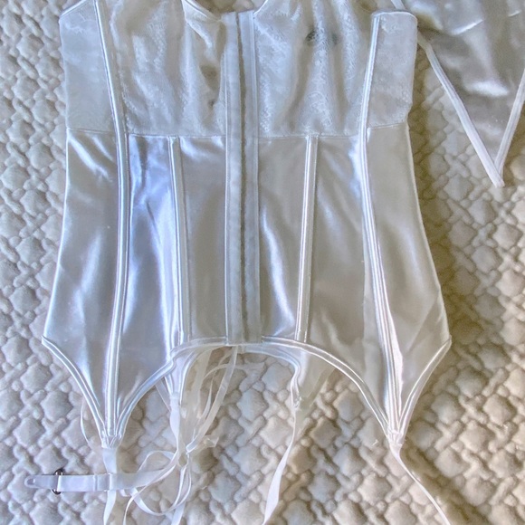 While Lace and Satin Teddy - Picture 7 of 8